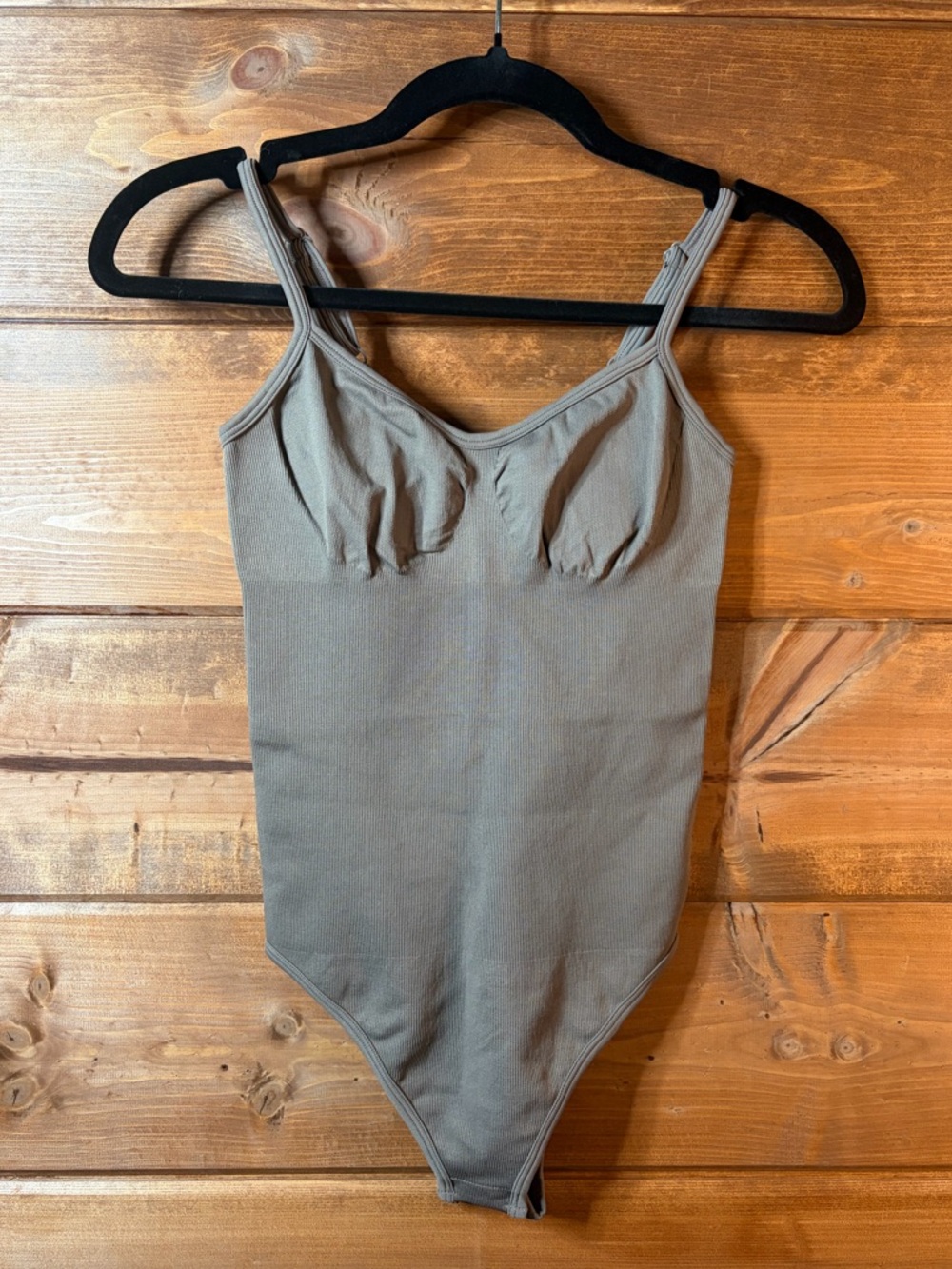 Seamless Scoop-Neck Shapewear Bodysuit in Taupe